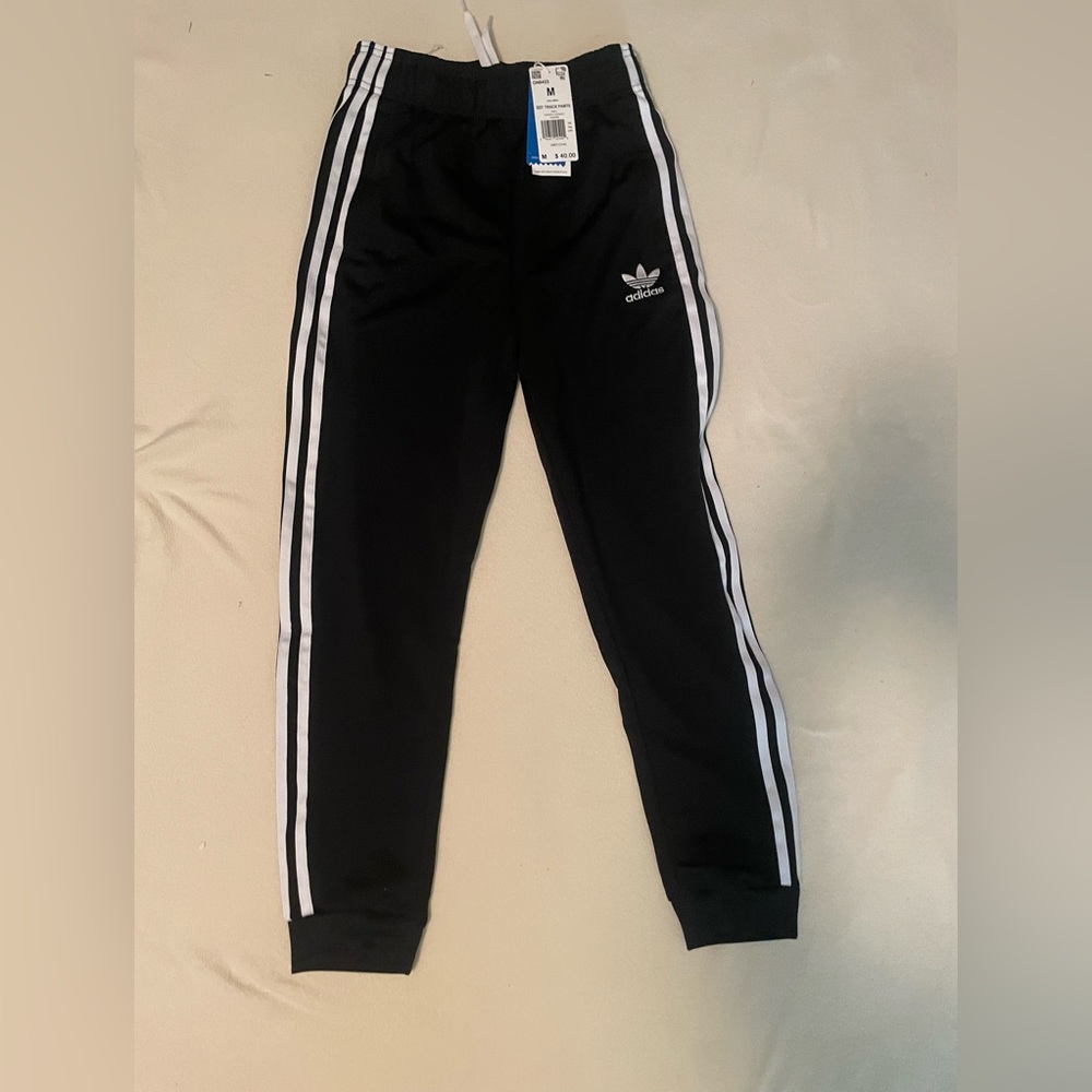 BRAND NEW WITH TAG adidas size Medium